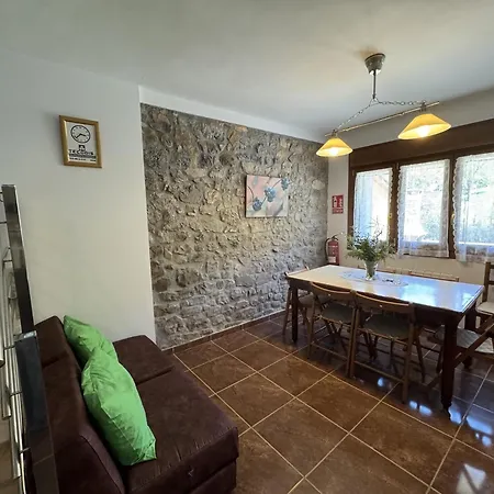 Casa Marisa En Holiday home Cangas de Onis
